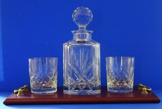 Fully Cut Square Decanter & 2 Fully Cut Whisky Glasses on Personalised Tray