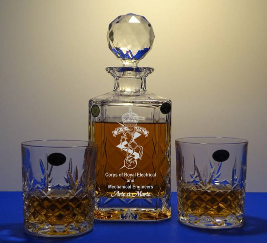 3 PIECE WHISKY SET - ENGRAVED SQUARE DECANTER & 2 FULLY CUT WHISKY GLASSES